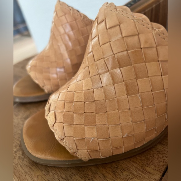 Vici Sandals Size 8 - Picture 3 of 3